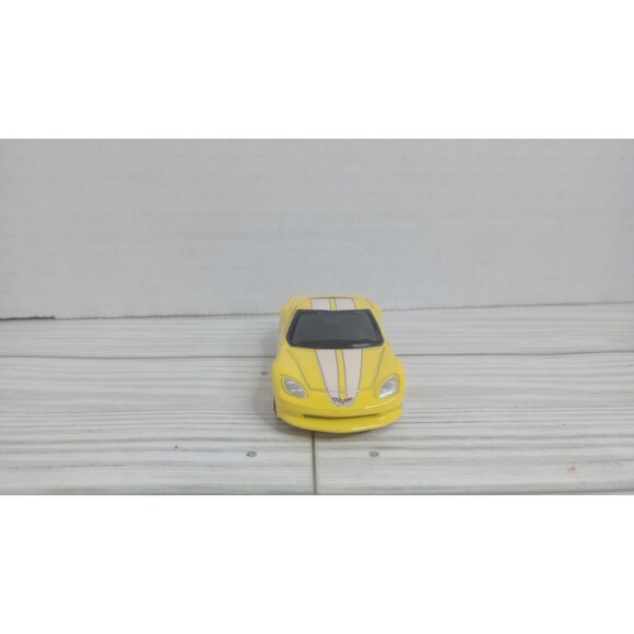 Hot Wheels Chevrolet Corvette C6, Yellow with White Stripes, 1:64; Loose - Picture 5 of 7